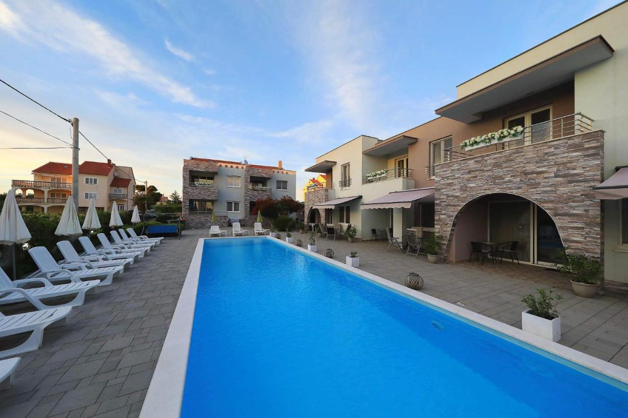 Apartments Punta Привлака Екстериор снимка