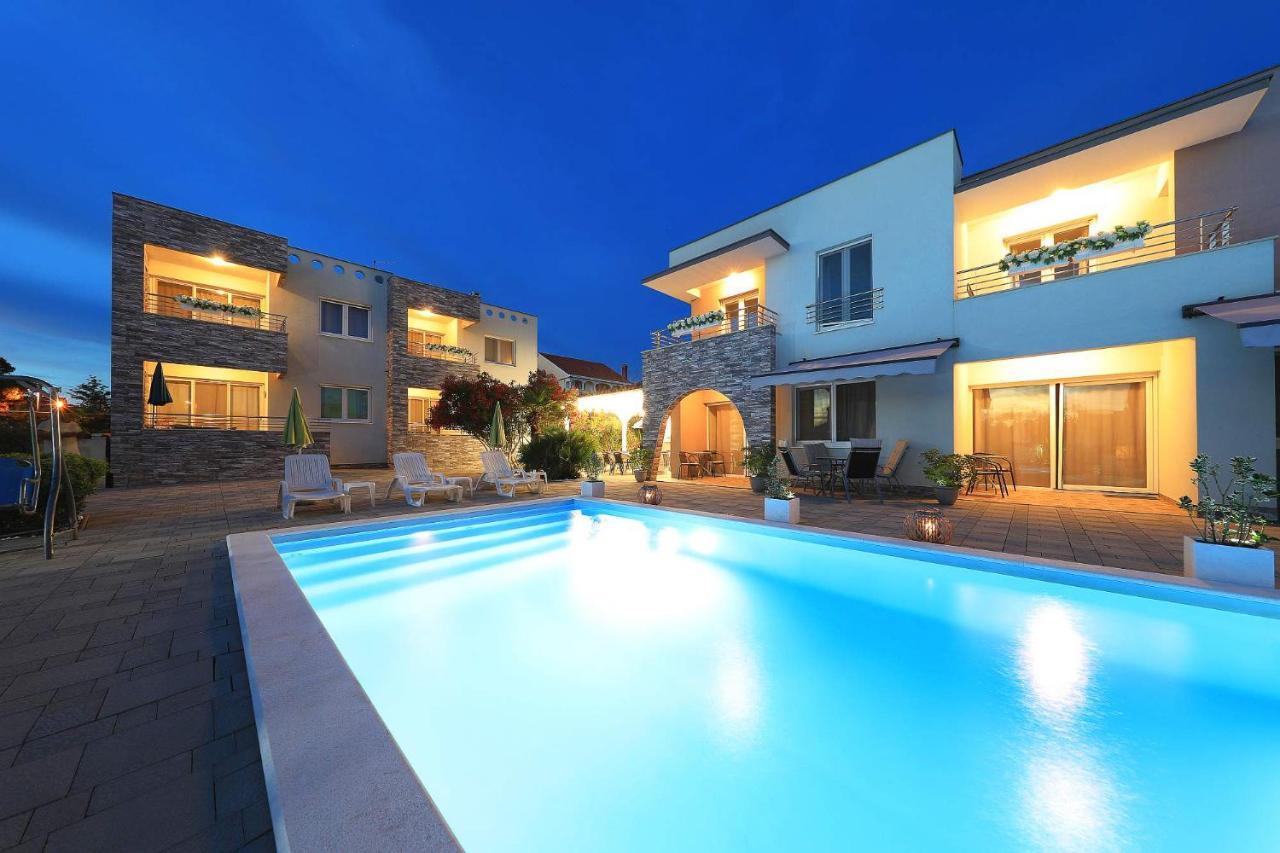 Apartments Punta Привлака Екстериор снимка
