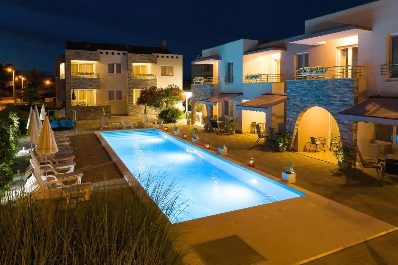 Apartments Punta Привлака Екстериор снимка