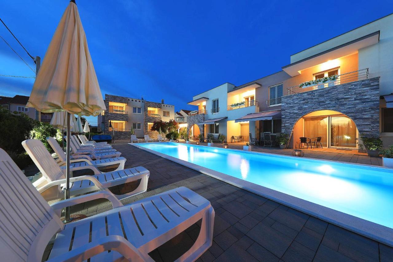 Apartments Punta Привлака Екстериор снимка