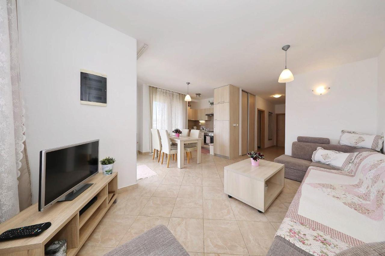 Apartments Punta Привлака Екстериор снимка