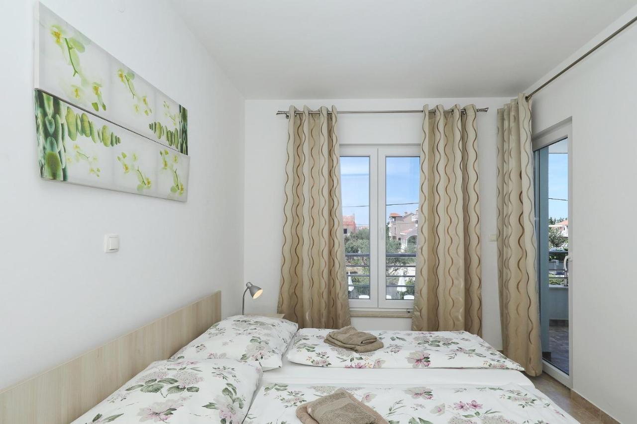 Apartments Punta Привлака Екстериор снимка