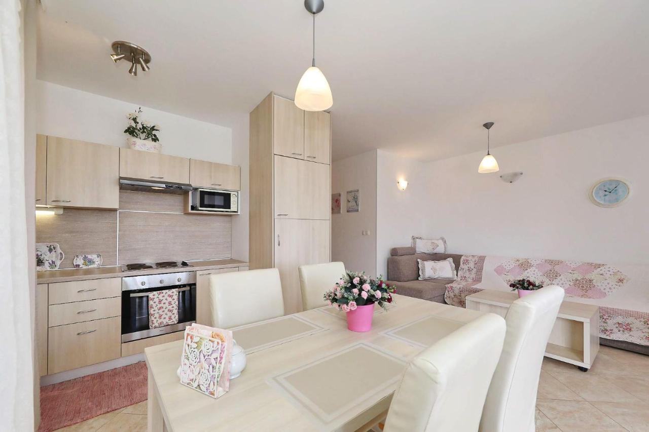 Apartments Punta Привлака Екстериор снимка