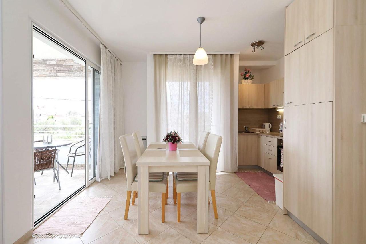 Apartments Punta Привлака Екстериор снимка