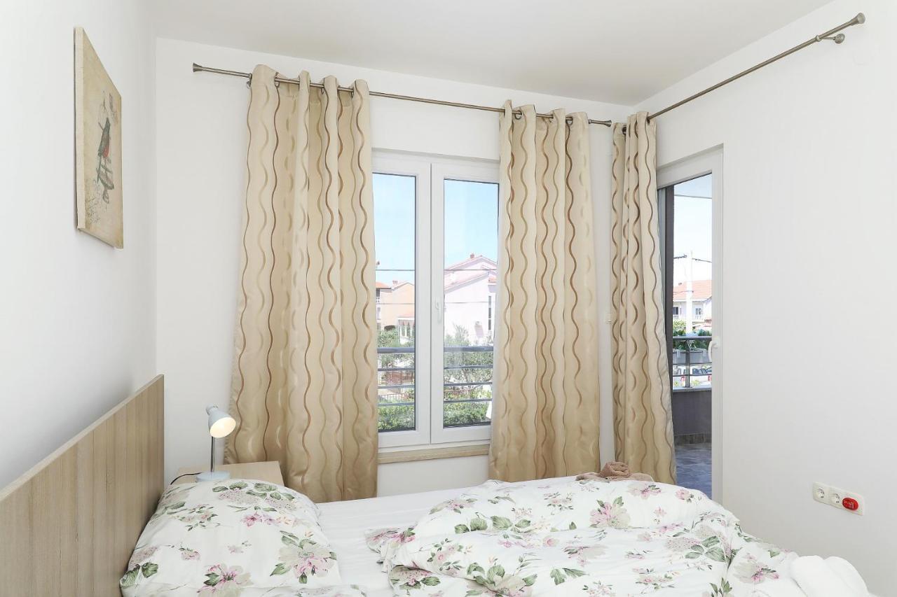 Apartments Punta Привлака Екстериор снимка