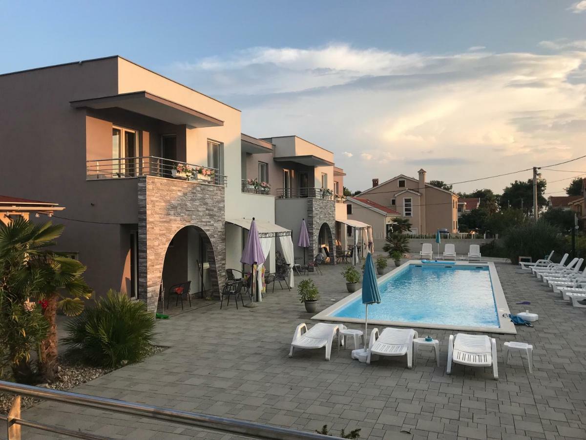 Apartments Punta Привлака Екстериор снимка